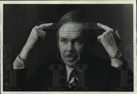 1979 Press Photo Iowa plastic surgeon and author Dr. James Stallings - mjb92633 - Historic Images