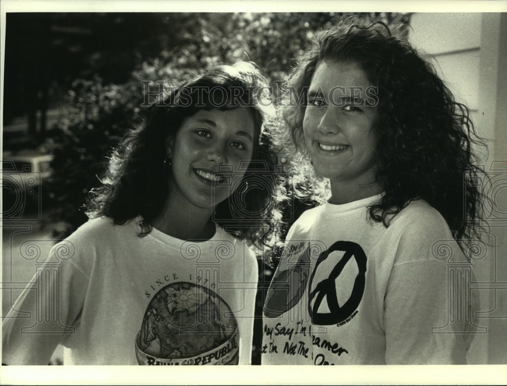 1991 Press Photo Jennifer Schwai, Erin Hughes, National Youth Leadership - Historic Images