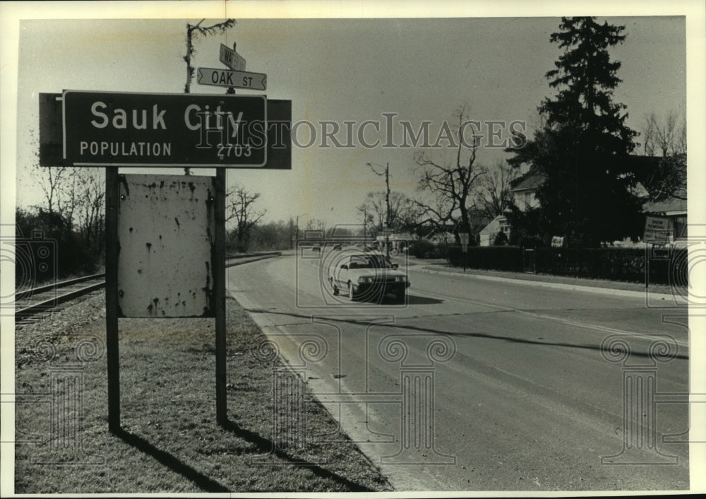 1990 Signs at the border of Sauk City and Prairie du Sac - Historic Images