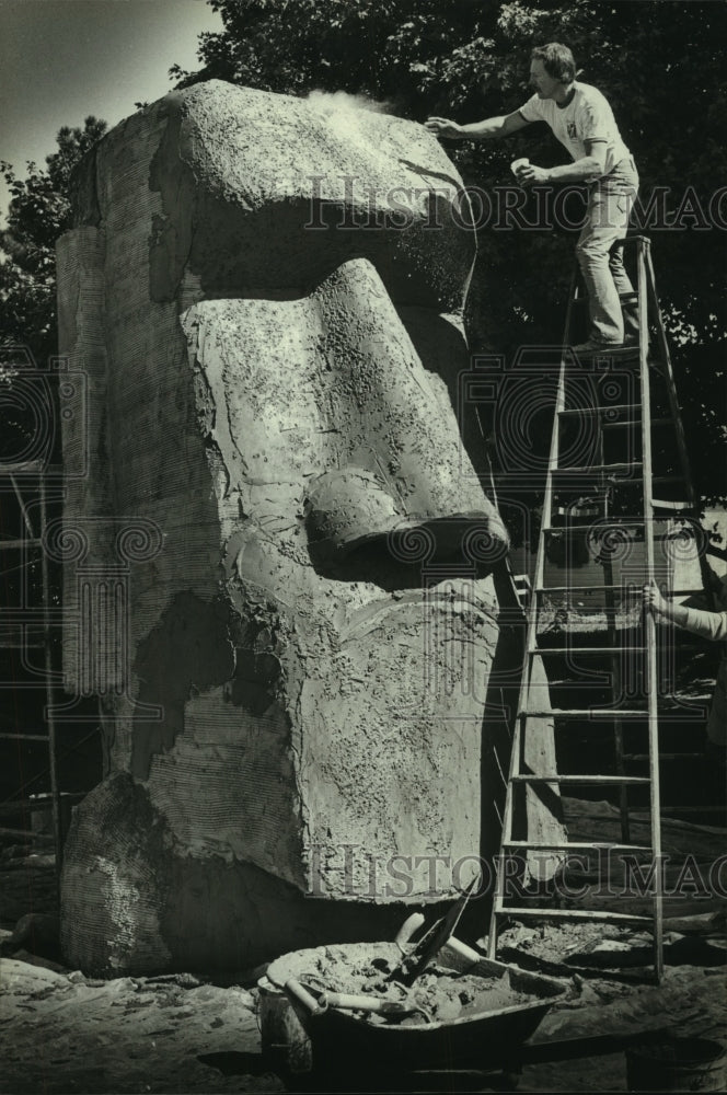 1980 Joe Stanke&#39;s 14-foot Easter Island stone sculpture, Milwaukee-Historic Images
