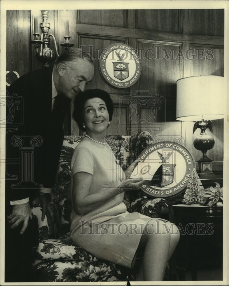 1969 Press Photo Secretary of Commerce Maurice Stans and wife Kathleen - Historic Images