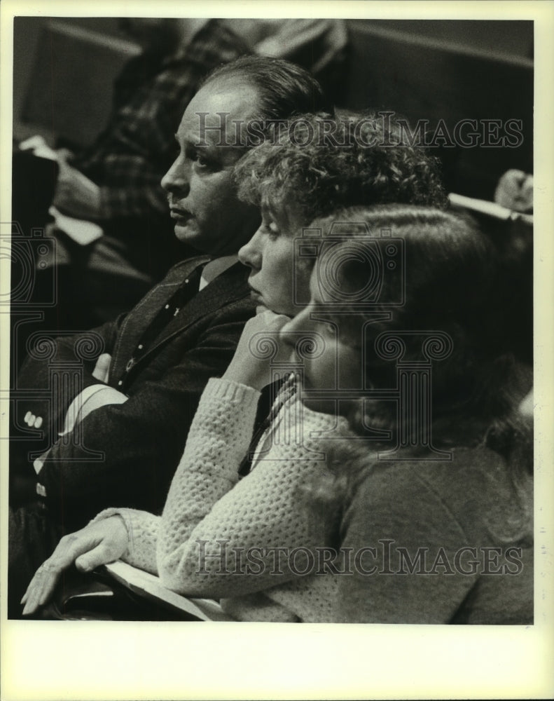 1980 Press Photo Mr. and Mrs. Stawicki, parents of James Stawicki, in court - Historic Images