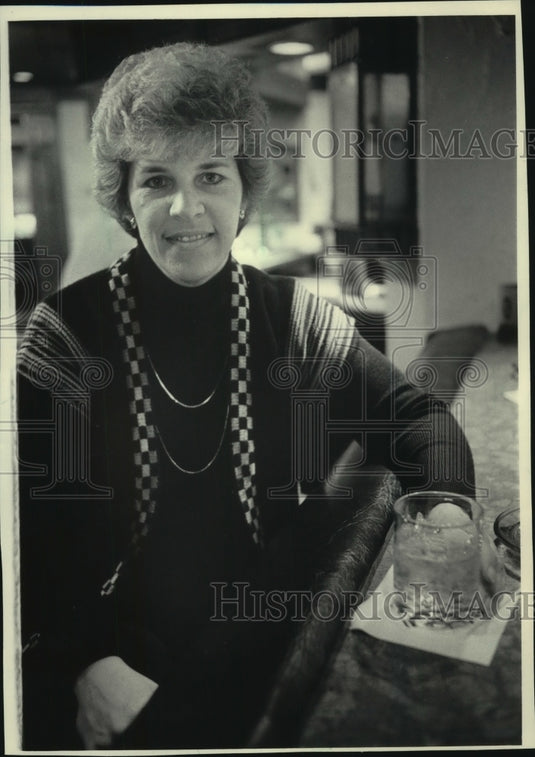 1984 Pat Schutz - 1983 Sentinel Bowler of the Year - Historic Images