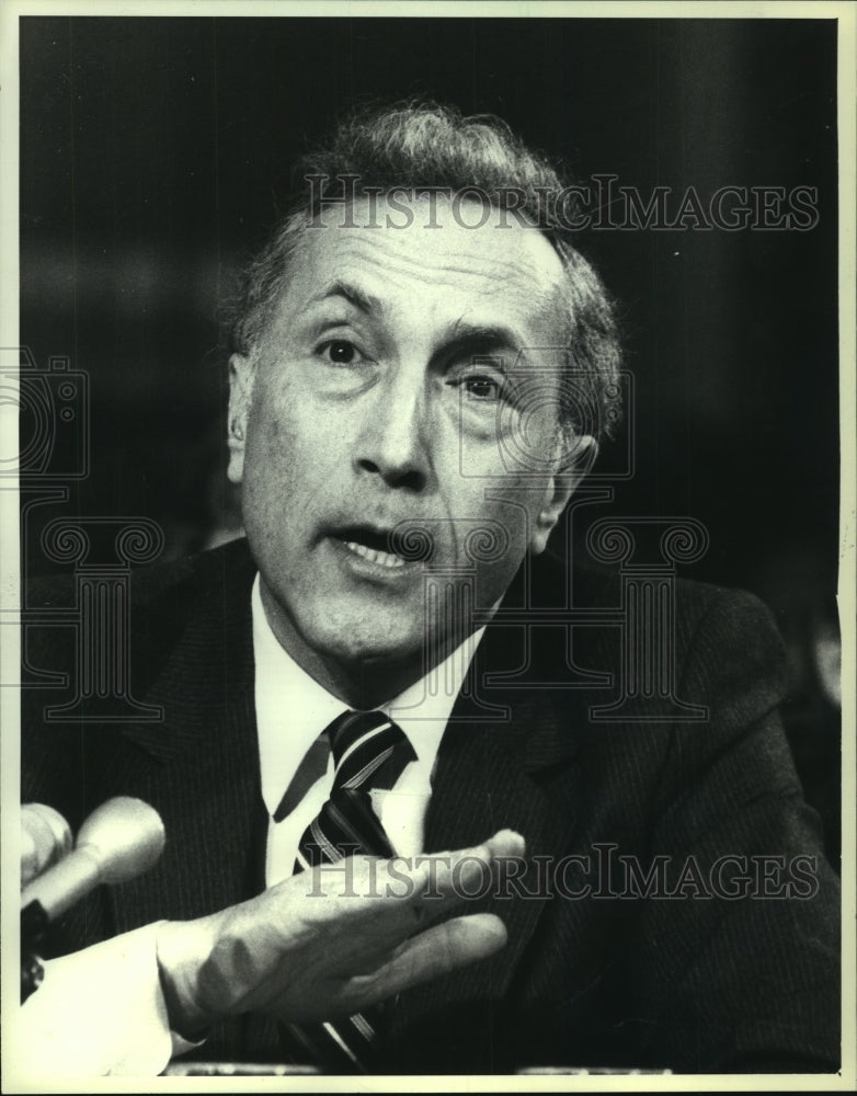 1981 Press Photo Health and Human Service Secretary designate Richard Schweiker - Historic Images