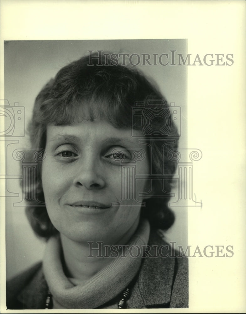 1984 Press Photo Executive director of Waukesha visiting nurses Linda Shlaida - Historic Images