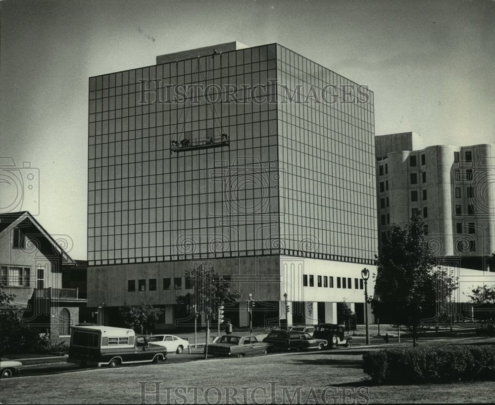 1976 Press Photo Seton Tower at Saint Mary's Hospital Complex - mjb93442 - Historic Images