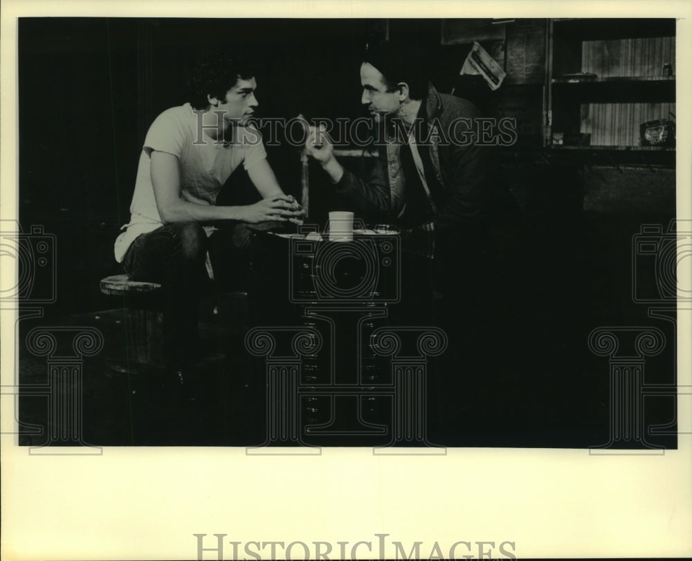 Press Photo Actor Larry Shue during stage performance - mjb93468-Historic Images