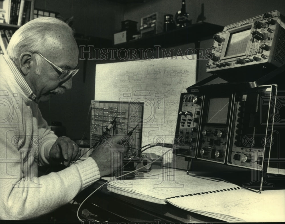 1987 Robert Schumann, Madison&#39;s High-Tech Entrepreneur - Historic Images