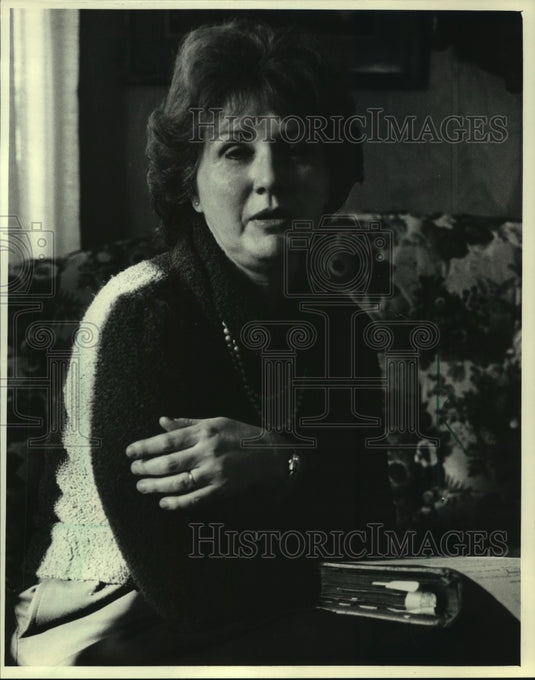 1984 Press Photo Newsletter publisher Carole Santoro of Wisconsin - mjb93604 - Historic Images