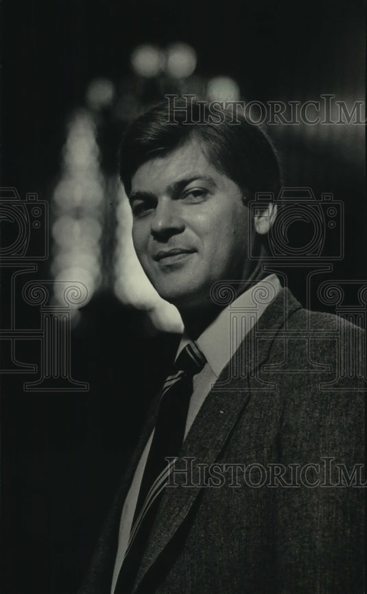 1984 Press Photo Rev. Martinho Q. Sander, Assistant pastor at Mount Calvary - Historic Images