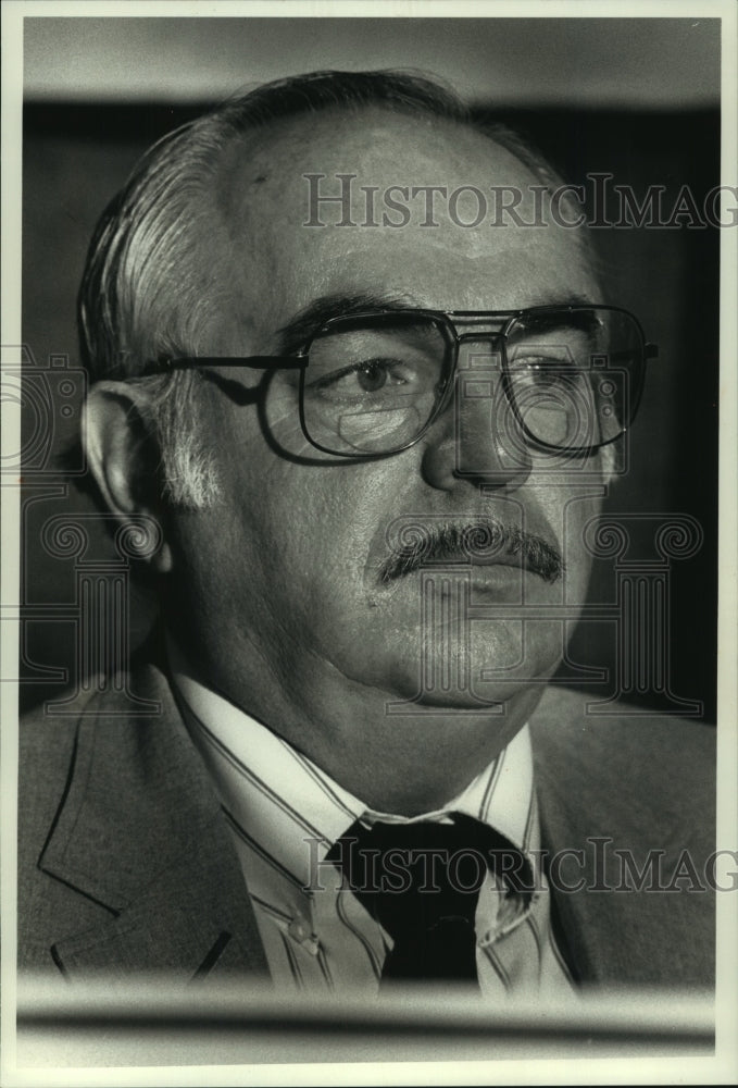 1991 Press Photo Roger T. Schmidt Milwaukee Gun Club President - mjb93755 - Historic Images