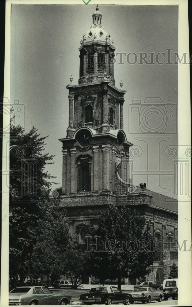 1983 Press Photo Low Shot of Saint John&#39;s Cathedral in Milwaukee - mjb94004 - Historic Images