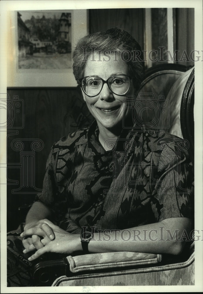 1990 Press Photo Rebecca Sherrick, vice president for planning, Carroll College - Historic Images