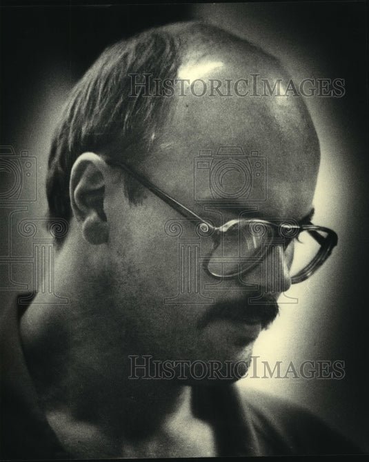 1987 Press Photo Larry A. Schwarz, charged with murder of his wife, Milwaukee - Historic Images