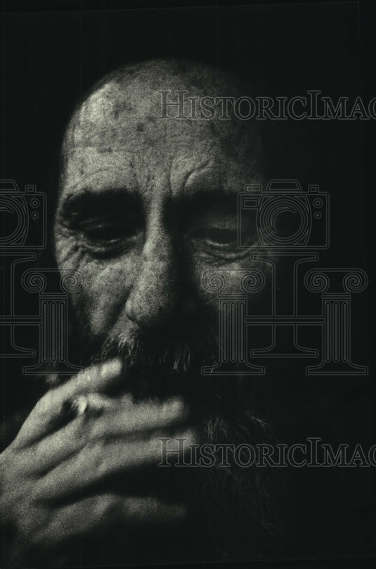 1988 Richard Faulk sought shelter from intense cold, Shelter Homes - Historic Images