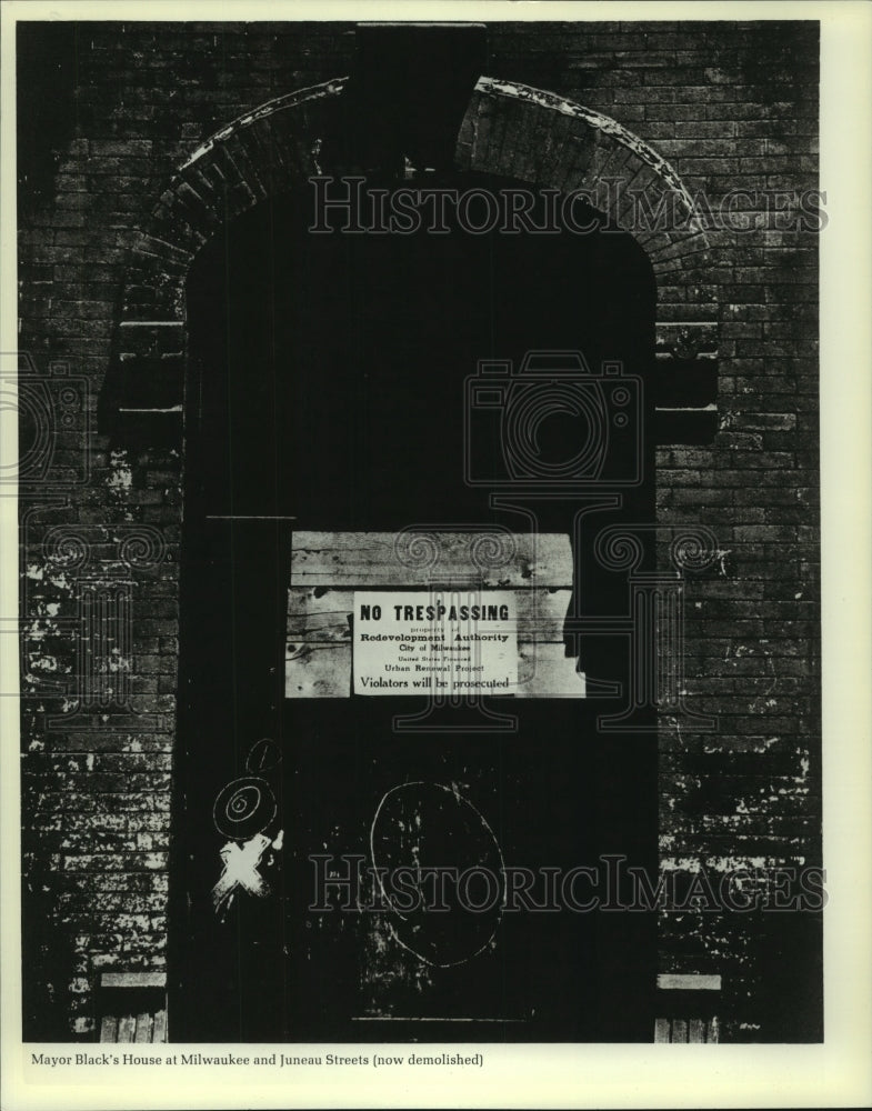 1981 Press Photo Milwaukee Mayor John Black&#39;s house now demolished - mjb94159 - Historic Images