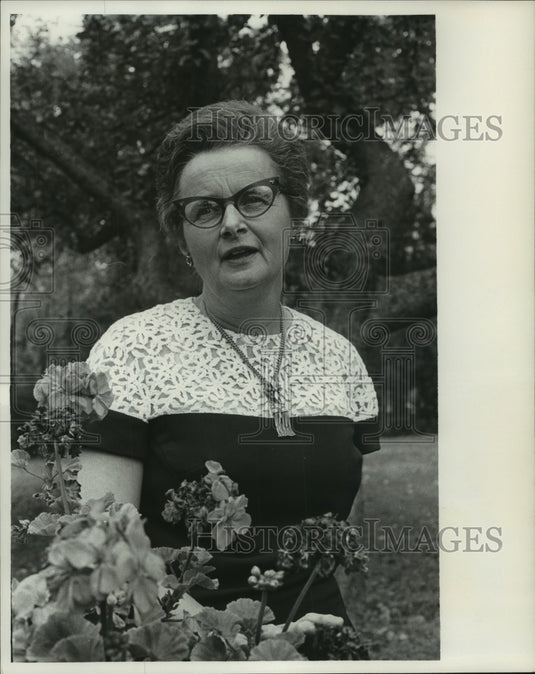 1967 Press Photo Mrs George Shaner American Field Servicc rep for Milwaukee-Historic Images