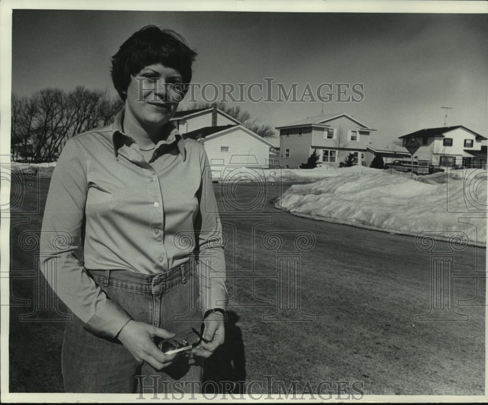 1979 Press Photo Mary Schmit, likely to be the town&#39;s 1st female alderman - Historic Images