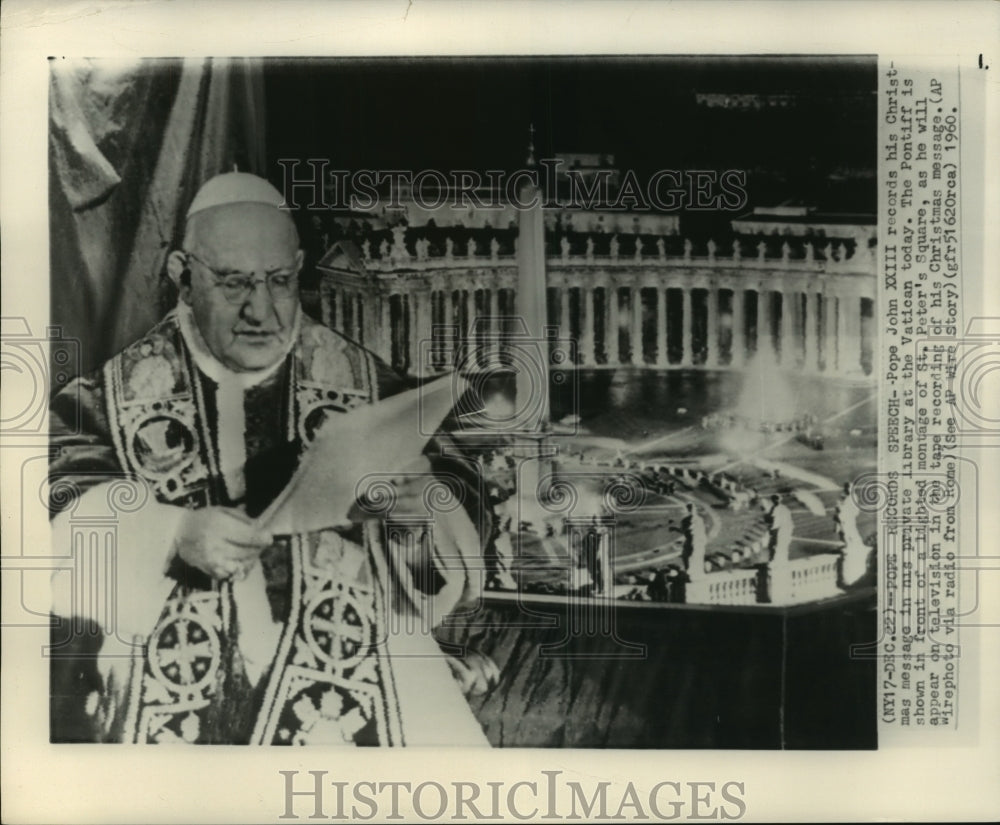 1960 Press Photo Pope John XXIII records his Christmas message at the Vatican-Historic Images