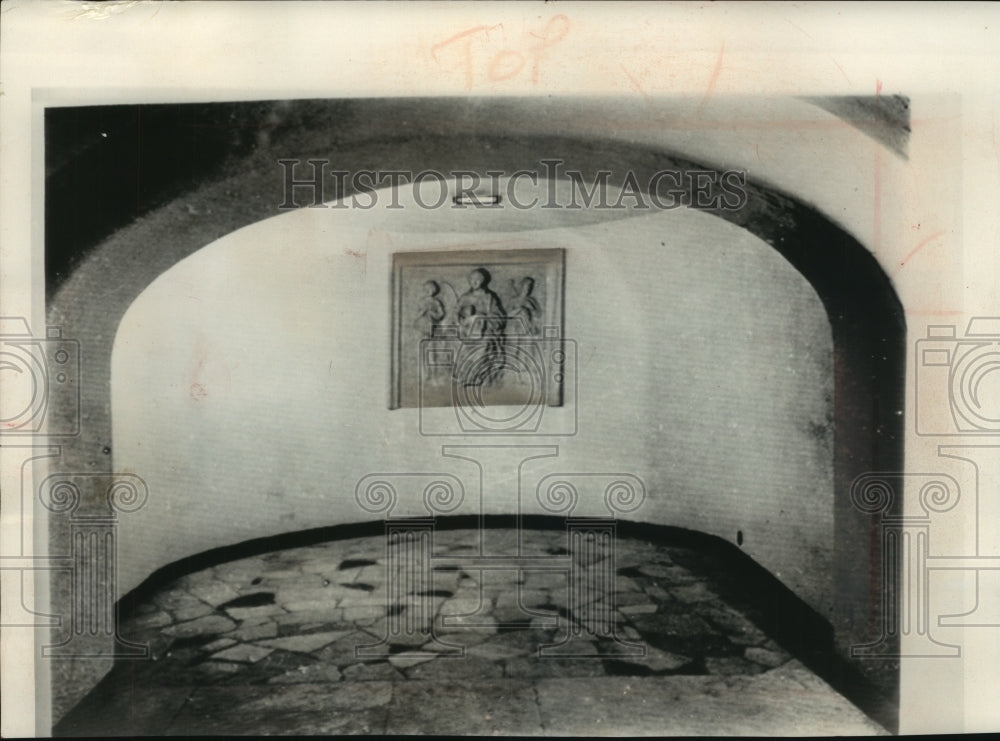 1963 Press Photo Pope John&#39;s crypt located under St. Peter&#39;s Basilica, Rome - Historic Images