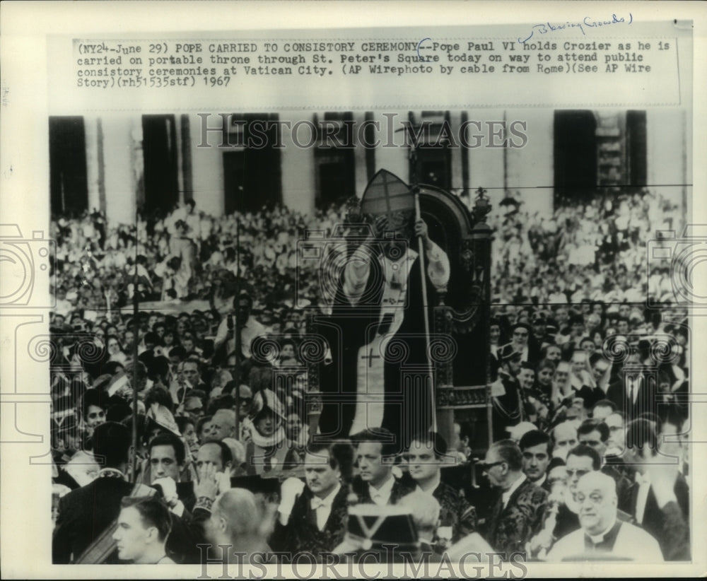 1967 Press Photo Pope Carried to Consistory Ceremony, Vatican City - mjb94626-Historic Images