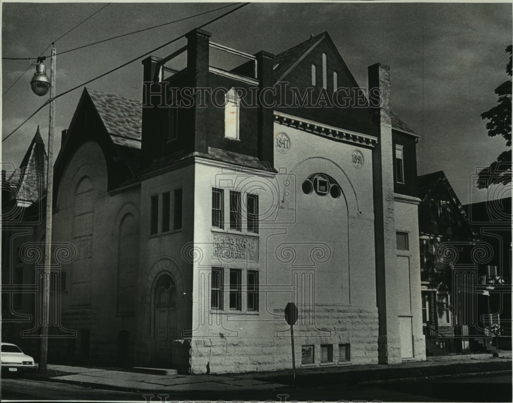 1977 Press Photo St. Michael&#39;s Curch Hall, 808 West Washington Street - Historic Images