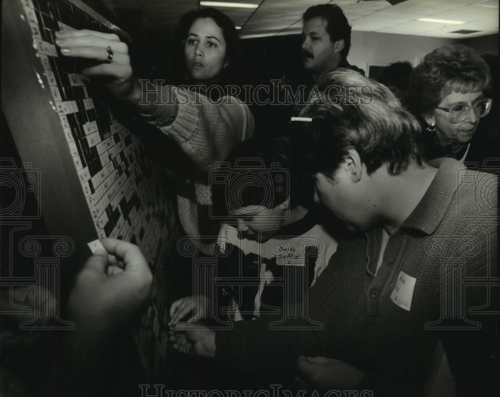 1993 Press Photo Members of St. Paul's Evangelical Lutheran Church, Oconomowoc - Historic Images