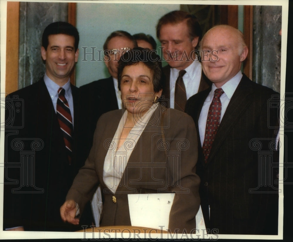 Press Photo Health and Human Services Secretary Donna Shalala and Senators - Historic Images