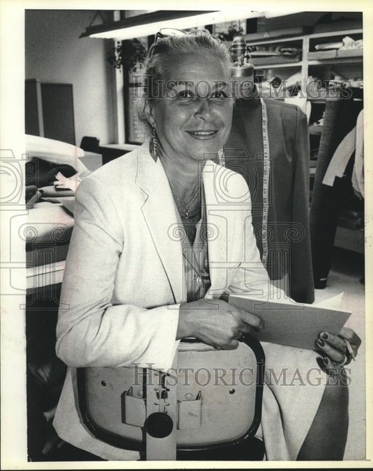1981 Press Photo Rose Russo at Apparel Research Center, New York City - Historic Images
