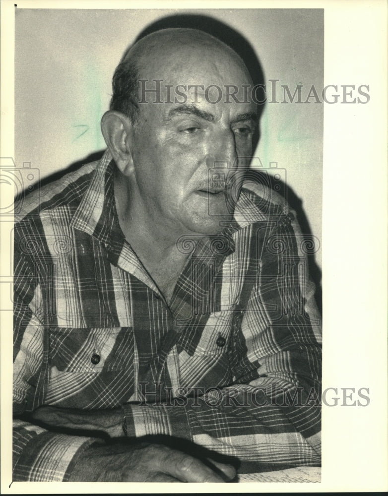 1988 Press Photo Holocaust Survivor, Shimon Lieber, Israel - mjb95084 - Historic Images