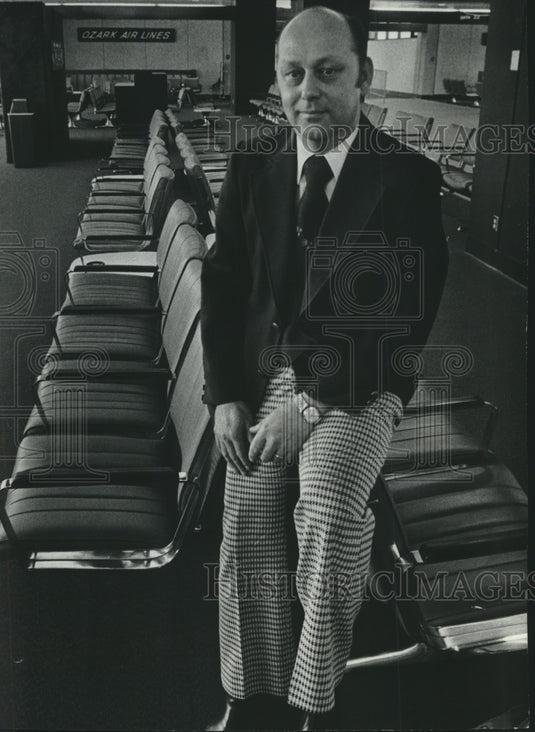 1978 George Isbell, Ozark manager, at Mitchell Field's north pier. - Historic Images
