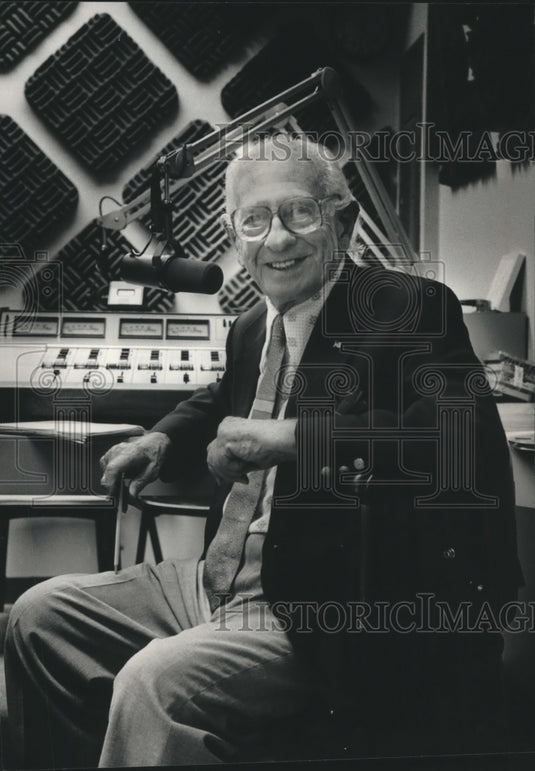 1989 Press Photo Eddy Jason, on WGEE-AM in Green Bay Wisconsin for 4 decades - Historic Images