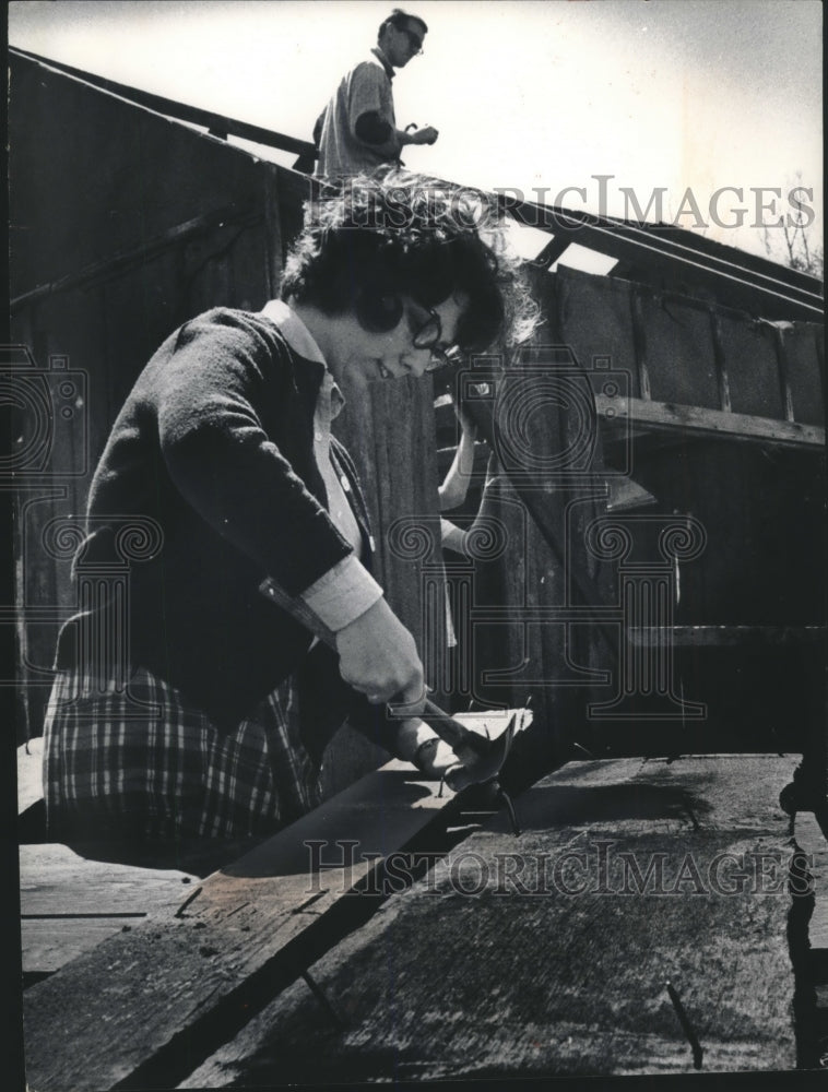 1965 Press Photo Pat McNally, Marian College, Fond du lac, Wisconsin volunteers - Historic Images