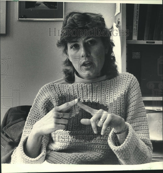 1984 Press Photo Naturalist Laurie Osterndorf at Interstate park, Wisconsin - Historic Images
