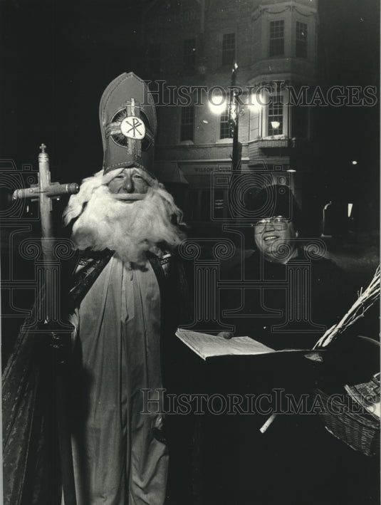 1991 Press Photo Port Washington, Wisconsin, Saint Nicholas and Black Peter - Historic Images