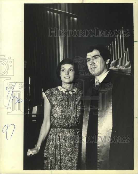 1982 Press Photo Rev. James Pope and wife at St. Matthew Lutheran Church - Historic Images