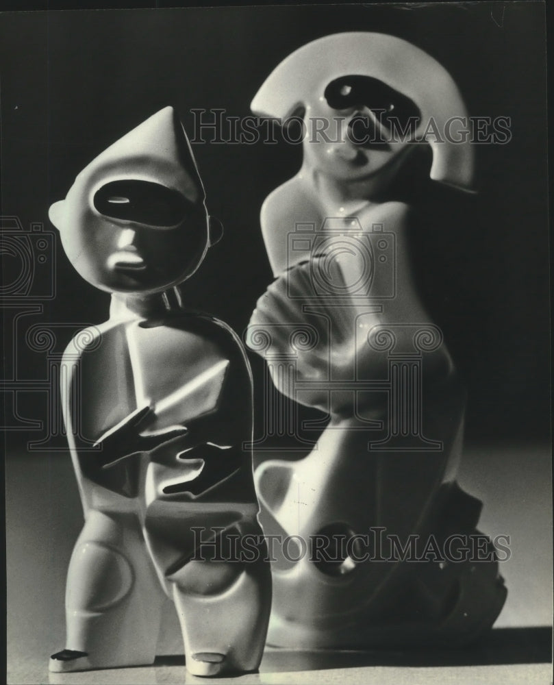 1982 Press Photo Modern porcelain figures - mjb95554 - Historic Images