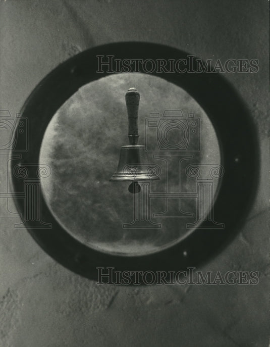 1977 Press Photo Silver plated bell from Sebastopol in Museum, Port Washington. - Historic Images
