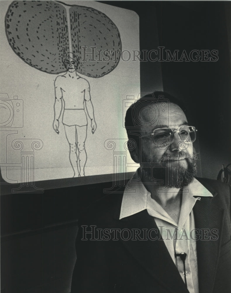 1985 Newtol Press, professor of biological sciences, Wisconsin-Historic Images