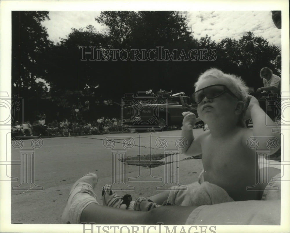 1994 Press Photo Fish Day celebration Port Washington, Cody Floryance - Historic Images