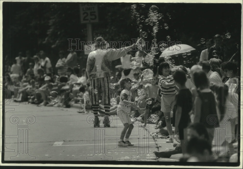 1994 Press Photo Fish Day parade, Port Washington, Wisconsin - mjb95806 - Historic Images