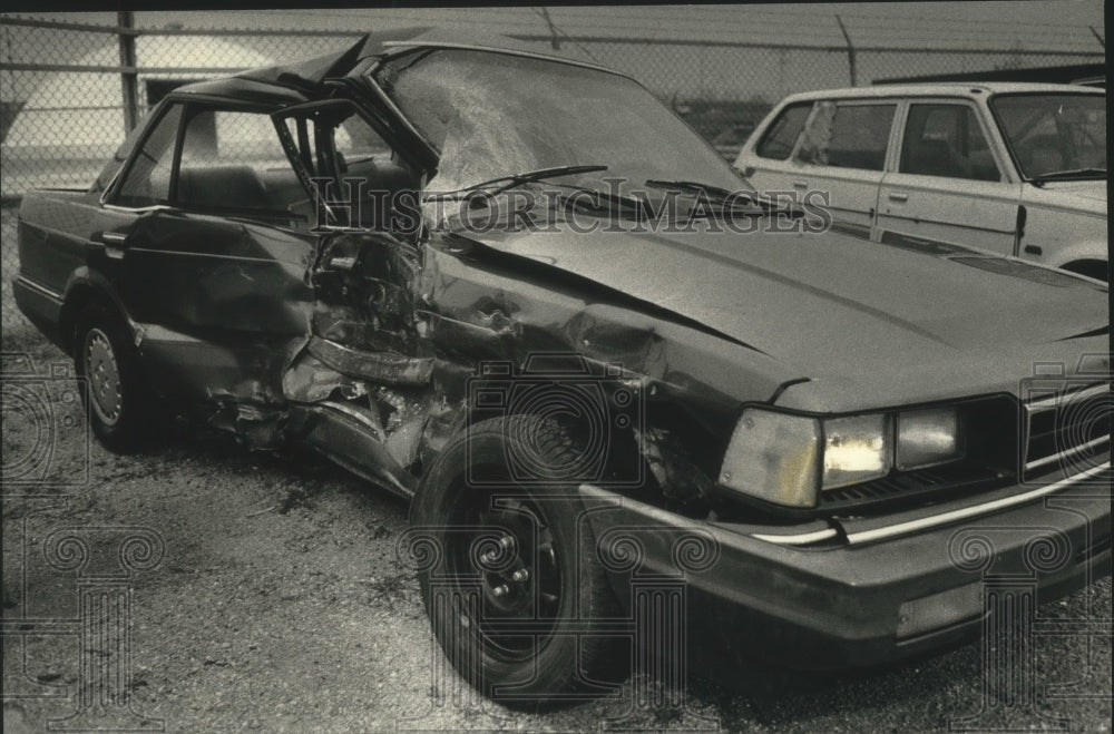 1992 Press Photo Honda Civic Impounded in Greenfield After Car Accident - Historic Images