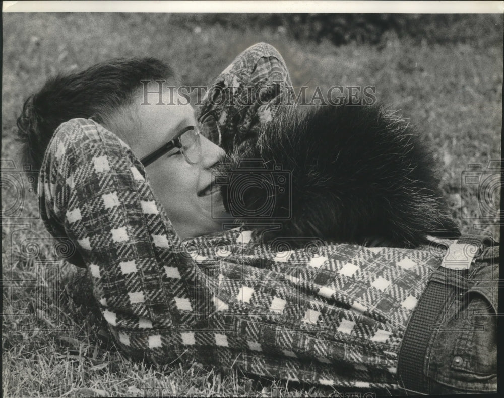 1981 Press Photo William Piedl With Cactus the Baby Porcupine - mjb95815 - Historic Images