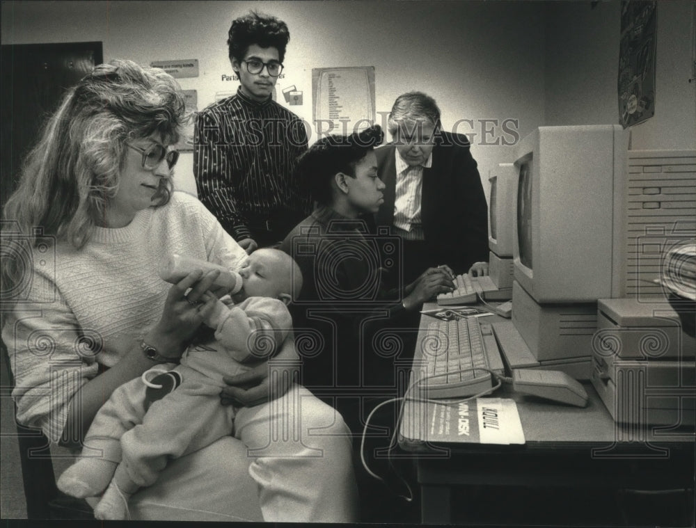 1990 Press Photo Sandy and Shane Hubbell during class at Grand Alternative High - Historic Images