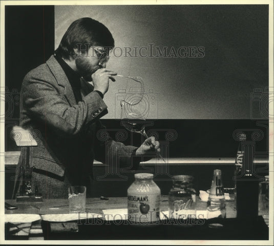 1992 Press Photo Bob Ponton, instructor at University of Wisconsin-Milwaukee - Historic Images