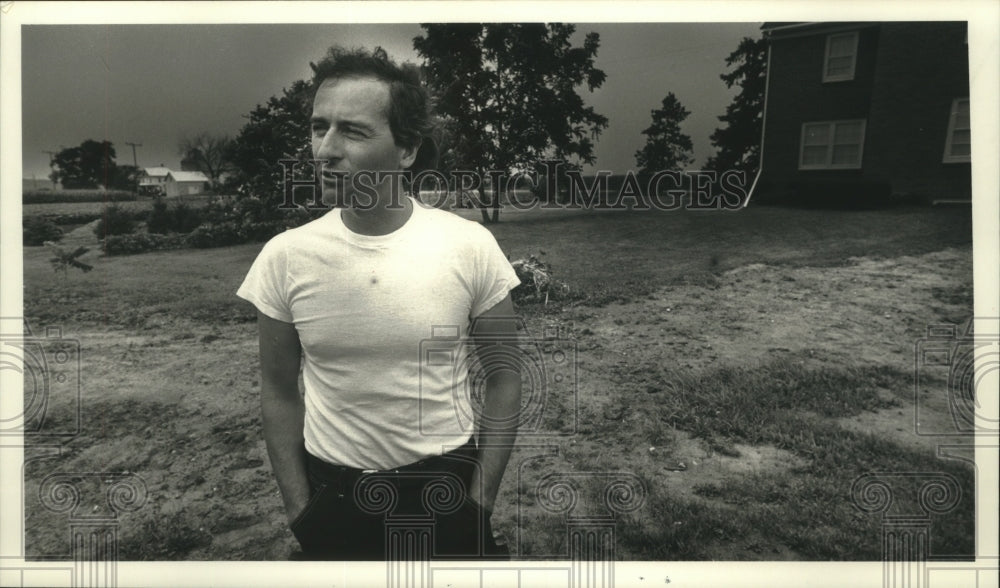 1990 Press Photo Ken Lin in Prairie du Sac, Wisconsin - mjb96040 - Historic Images