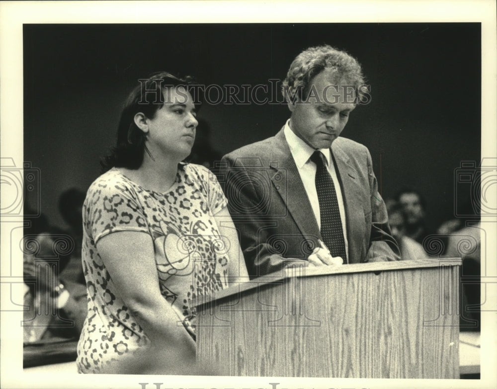 1987 Press Photo Woman charged in aiding murder of Thomas Steffes of Madison. - Historic Images