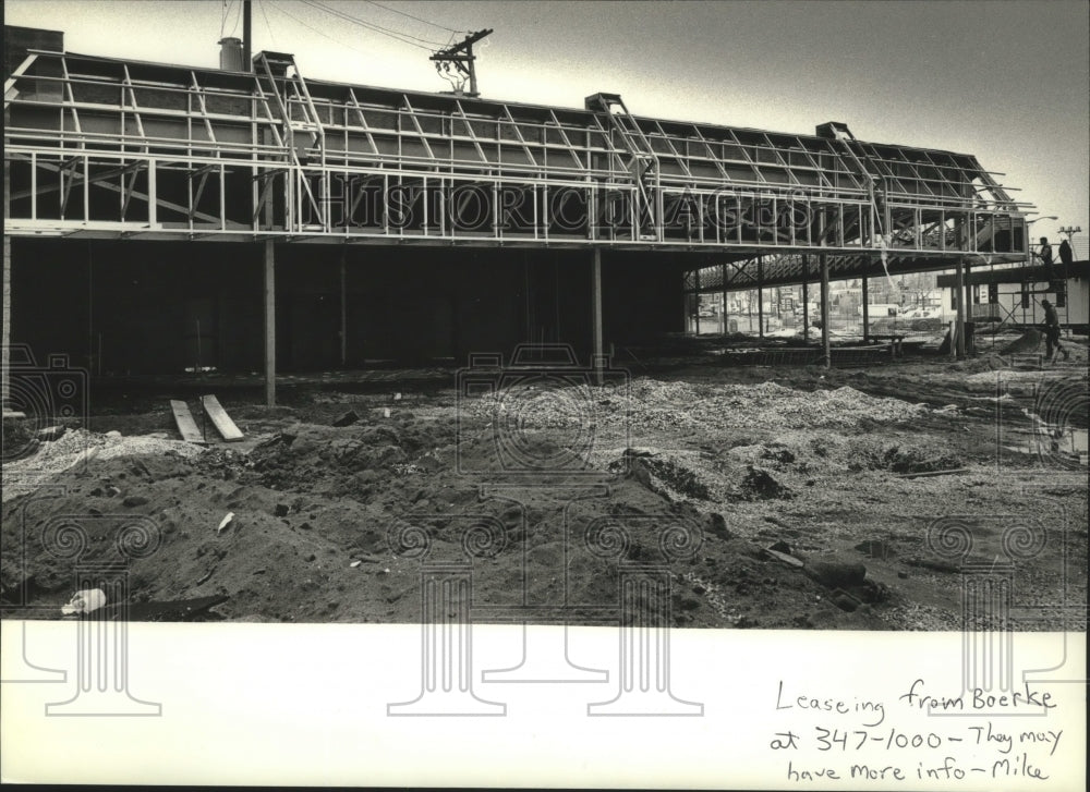 1990 Press Photo Construction of strip mall on W. Appleton and W. Hampton Avenue - Historic Images