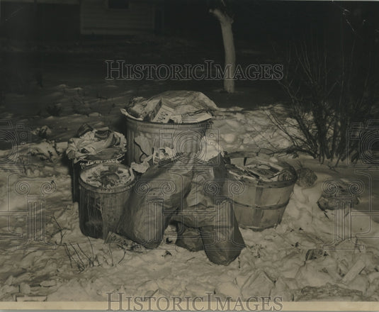 1947 Press Photo Uncollected trash in the village of Shorewood - mjb96707 - Historic Images