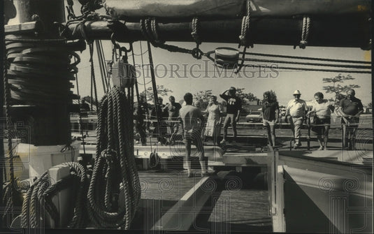 1987 Press Photo The Ernestina can be seen at Milwaukee's lakefront. - mjb96729 - Historic Images
